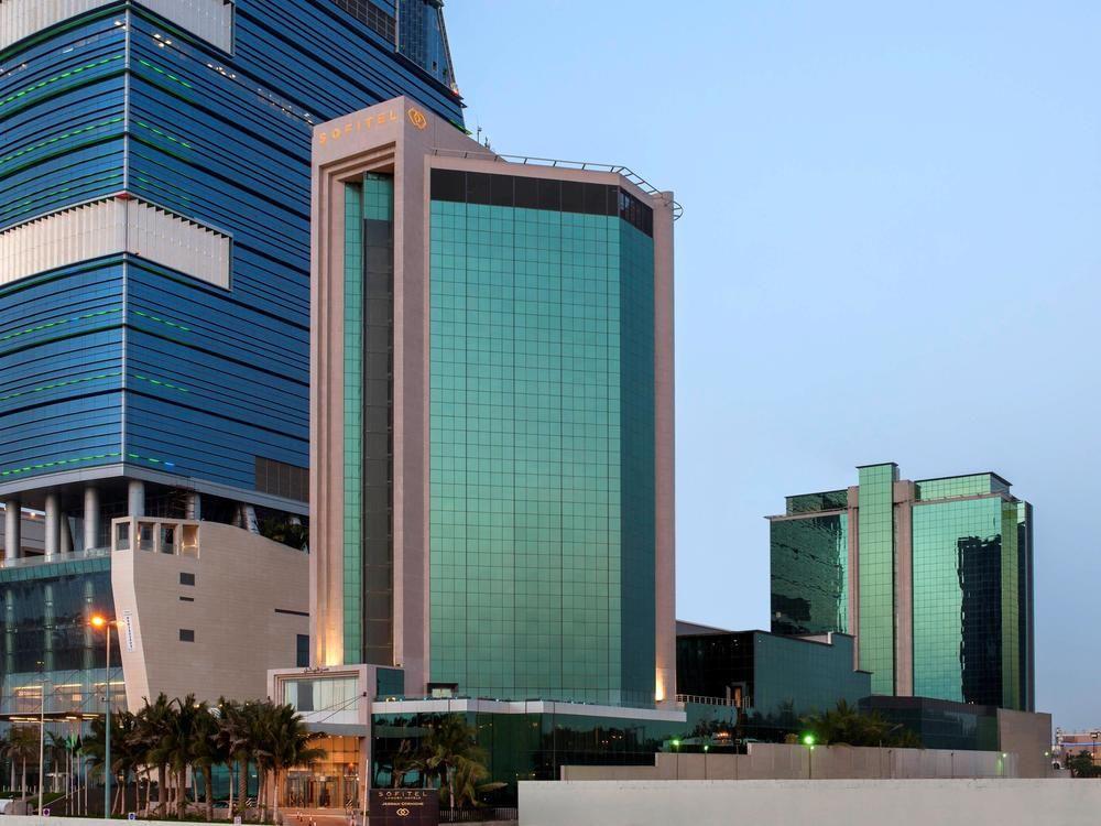 Hotel The Venue Jeddah Corniche Extérieur photo The headquarters of the Central Bank of Kuwait in Kuwait City