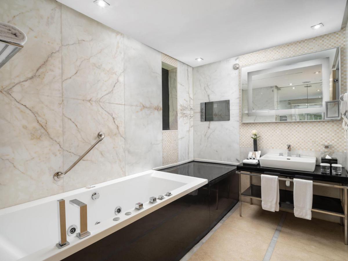 Hotel The Venue Jeddah Corniche Extérieur photo Bathroom