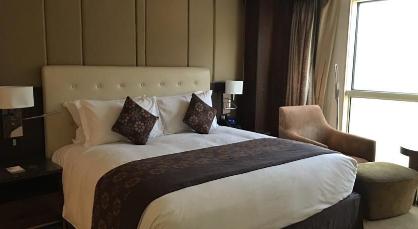 Hotel The Venue Jeddah Corniche Extérieur photo A bedroom at the hotel
